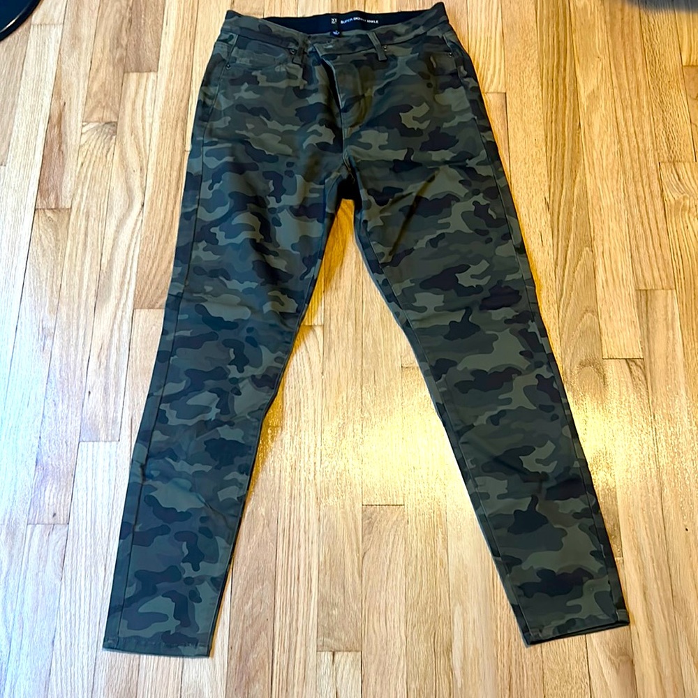 Camouflage green stretch button jeans